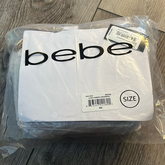 Bebe Aliah Camera Crossbody - Picture 4 of 9